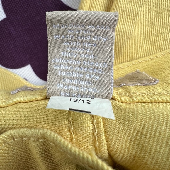 Banana Republic pale light Yellow Skinny Fit Jeans NWOT -tag fell off - Picture 3 of 4